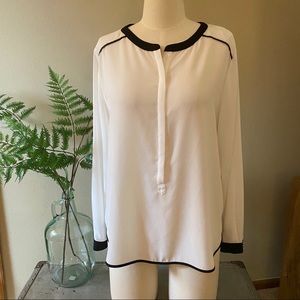 NWT Vince Camuto blouse